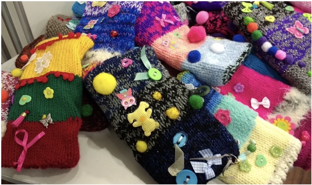 Make Twiddle Muffs For Dementia Patients At St Johns Hospice Nw 